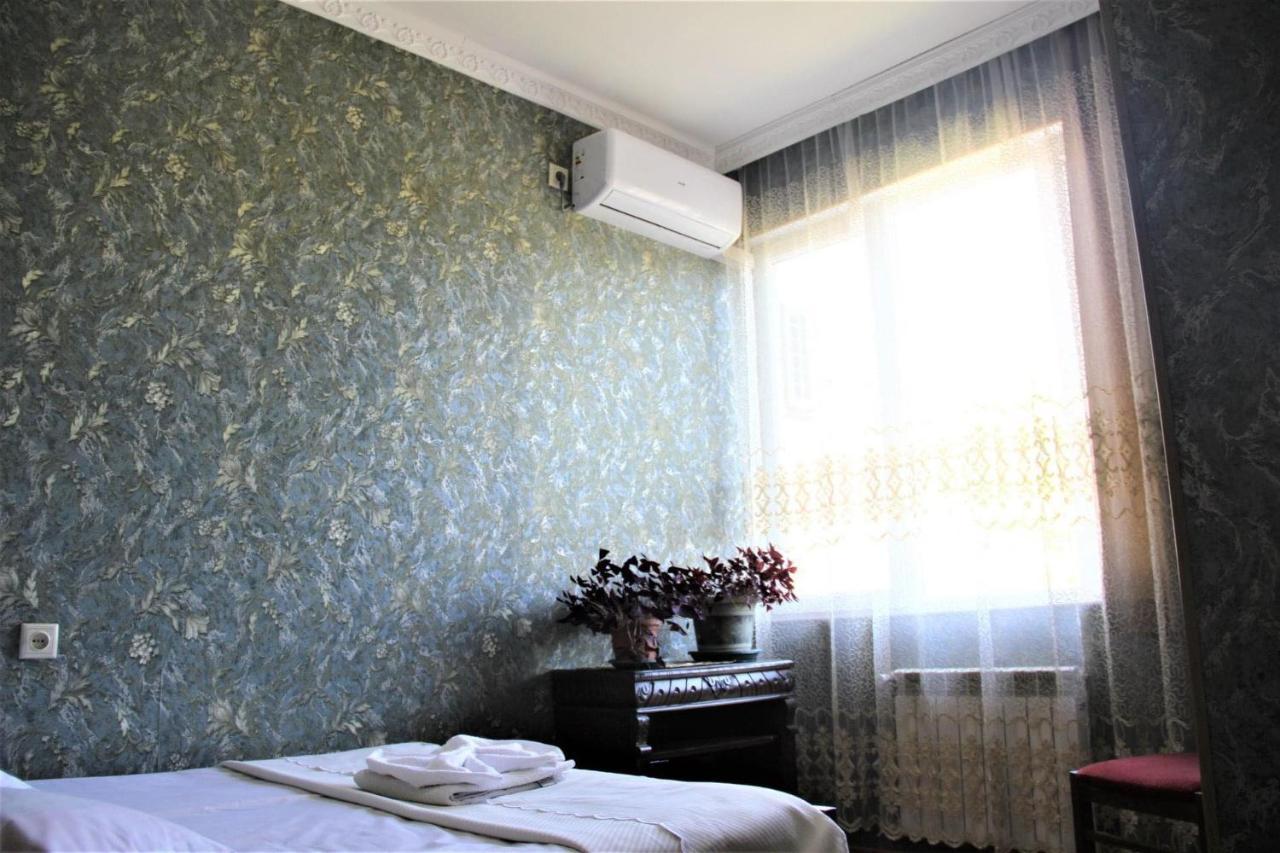 Hotel Oniks Кутаиси Екстериор снимка