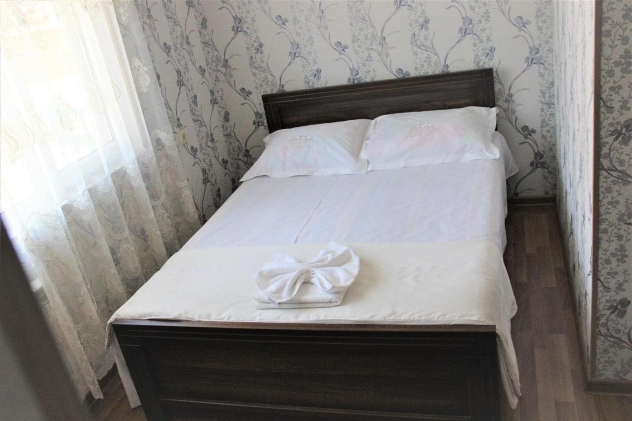 Hotel Oniks Кутаиси Екстериор снимка