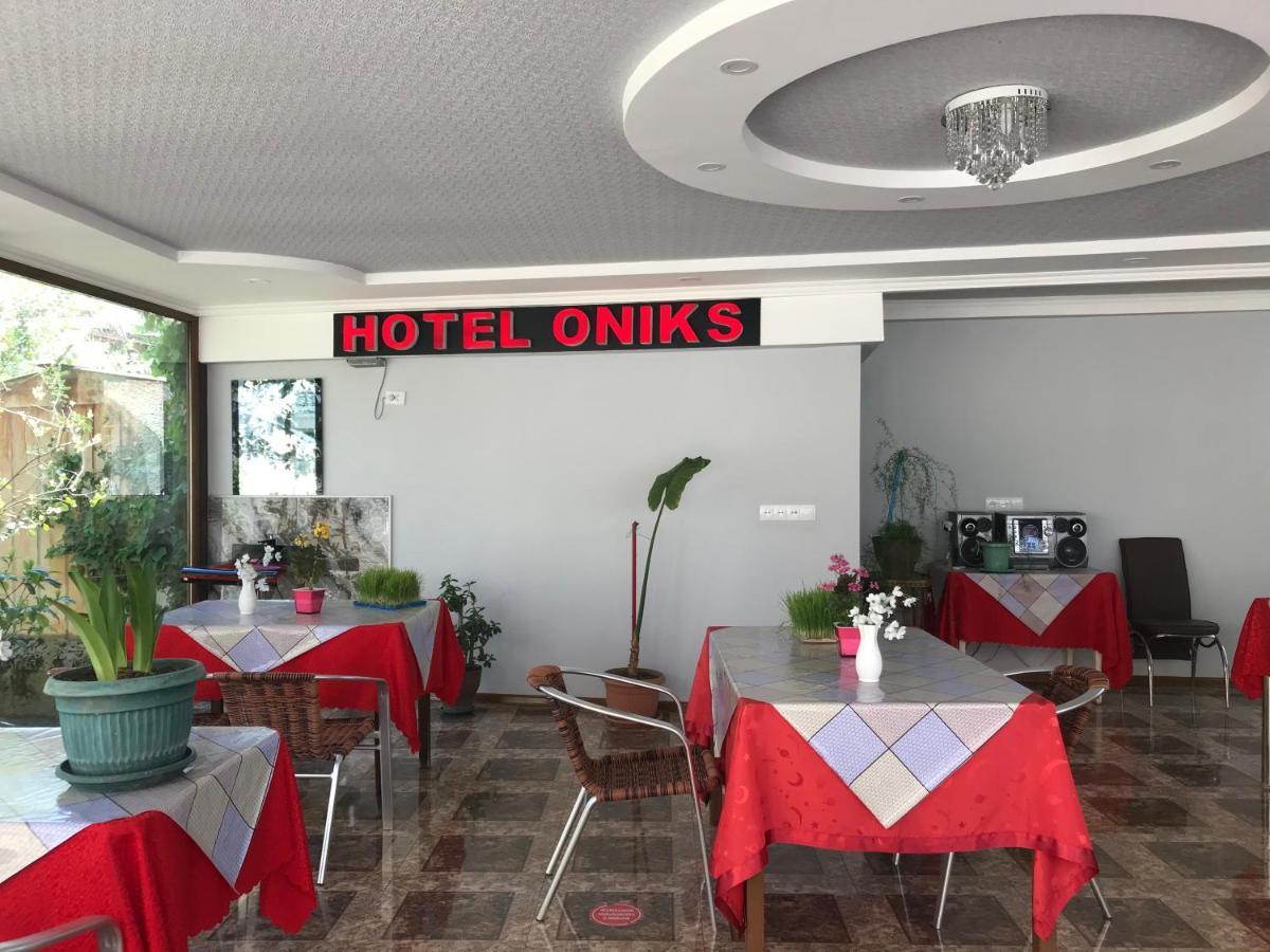 Hotel Oniks Кутаиси Екстериор снимка