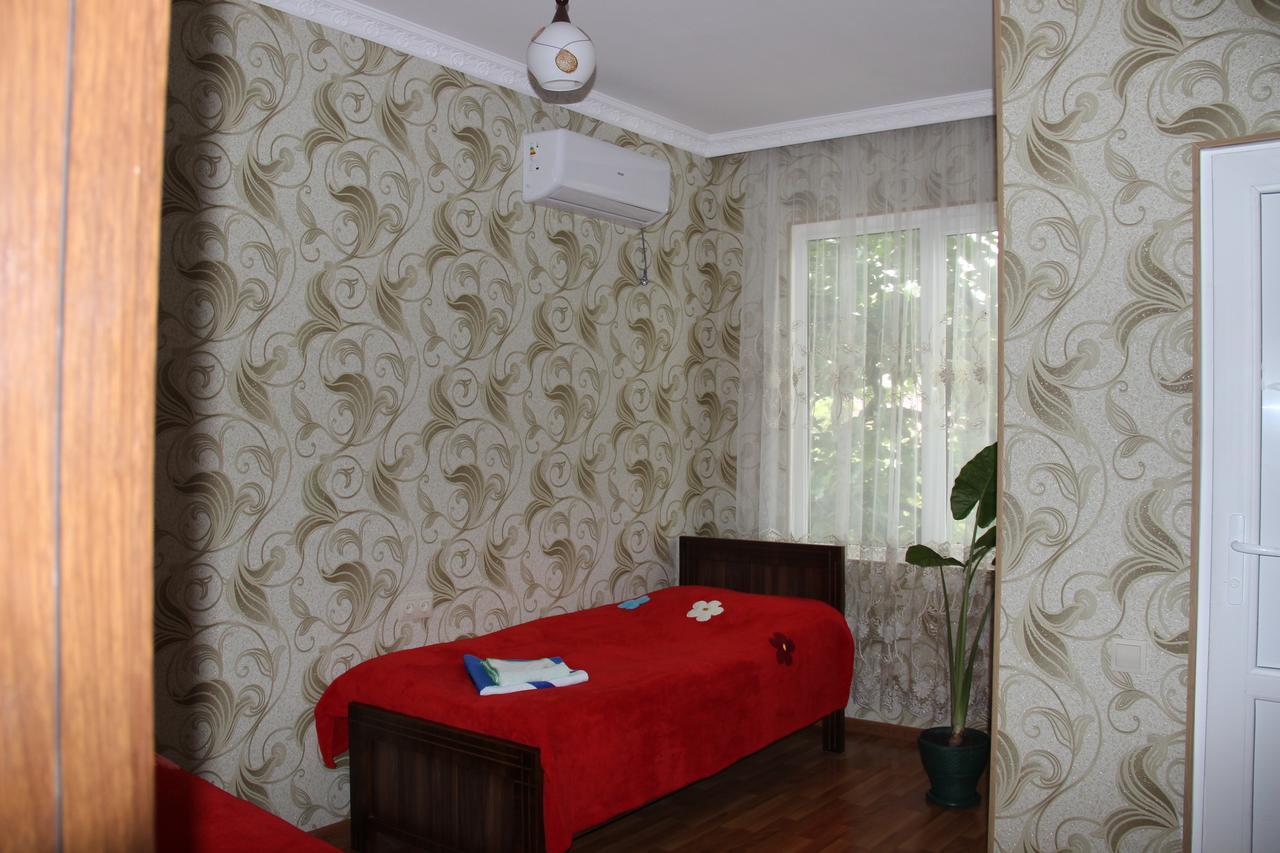 Hotel Oniks Кутаиси Екстериор снимка
